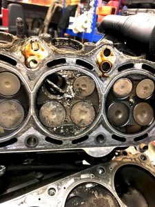 mono motorcycles & vehicle security diagnoses valve damage to Kawasaki ZZR140