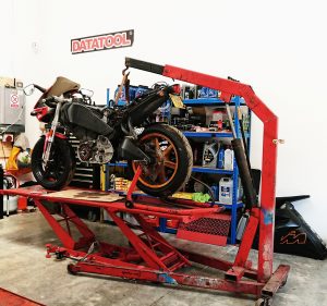 The Buell continues to be dismantled, as although the gearing bearings do sound worn, it would not justify the level of noise heard when she was started up. 