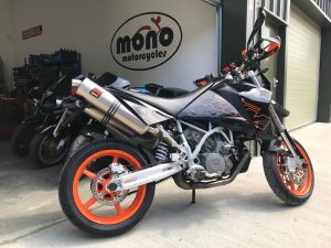 The KTM 950 Supermoto service, tyre replacement & detailing is complete. We are now awaiting new decals from the customer to complete the works to the motorcycle.