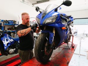 We end our week with a Yamaha R1 in the workshop.