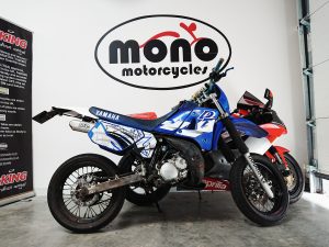 Yamaha joined mono motorcycle in the shape of a DT125. The 2 stroke Supermoto was originally brought to mono motorcycles, as the indicators didn't work.
