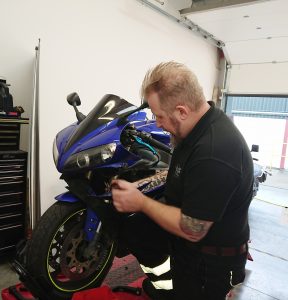The R1 owner purchased a coil & once the motorcycle was in the workshop, Daniel Morris set about identifying which coil had failed. As there are four coils in the R1, it was going to be a task to identify the culprit. The first coil tested, failed & replaced, has now made the Yamaha R1 run like it has never done before.