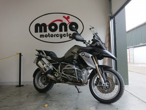 The BMWR1200GS joined us on Tuesday for a full machine detail & winter protection package.