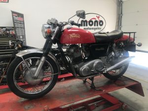 The Norton Commando is finally complete. After finding that the stator magnet had disintegrated, in addition to the stator & starter burning out subsequently been replaced, the Norton now runs smoothly & will now give her owner the reliability he needs.