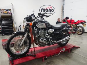Friend & supporter of mono motorcycles Colin, has brought his Triumph Adventure to join us