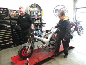 The Gilera ICE may become Nathan's own road bike. However, it will need an entire strip down & rebuilt to get it road worthy. Nathan began the project today, with a view to getting it fully rebuilt over the next two months.