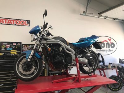 On Tuesday we welcomed a Aquamarine 995i Triumph Speed Triple in for fork seals & fuel leak.