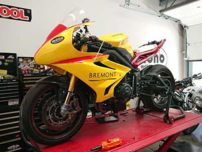 Also in July Daniel began work on the Triumph Daytona 675 track bike which belongs to regular customer & supporter of mono motorcycles Simon.