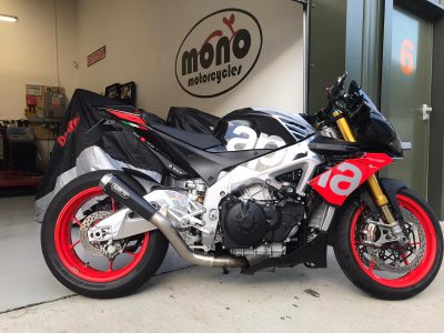 The Aprilia Tuono V4 detailing & winter prep is now complete & the paintwork's vibrancy shows how professional detailing & attention to detail can be transformative! 