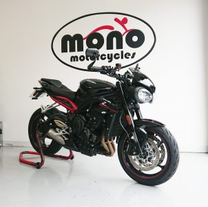 In September the Triumph theme appeared again & we had the opportunity to detail a Triumph Street Triple R.