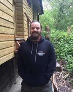 Here is Scott looking very handsome in the mono motorcycles hoodie he won! Well done Scott!